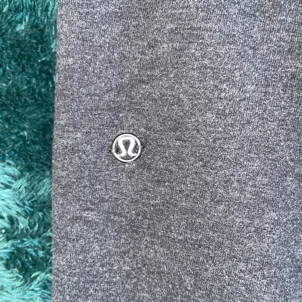 Gray women’s lululemon sweats - Picture 3 of 3
